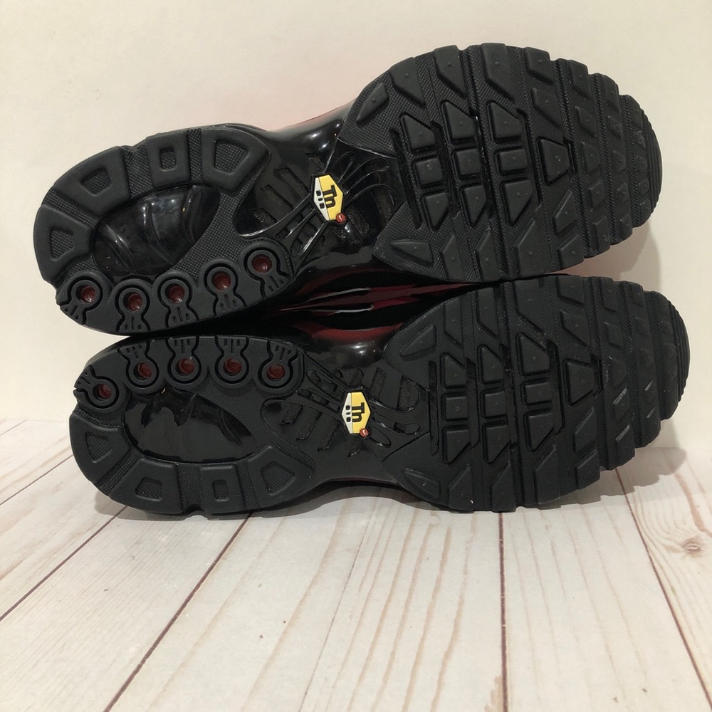 🔴SOLD🔴Nike Air Max Plus TN Tuned UNIVERSITY Red - Picture 5 of 11